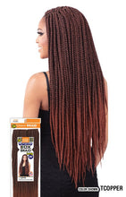 Load image into Gallery viewer, Model Model 3X Pre-Stretched Box Braid 26"