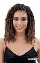 Load image into Gallery viewer, Model Model Natural Twist (s)
