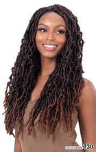 Load image into Gallery viewer, Model Model Trini Loc 3X 18"
